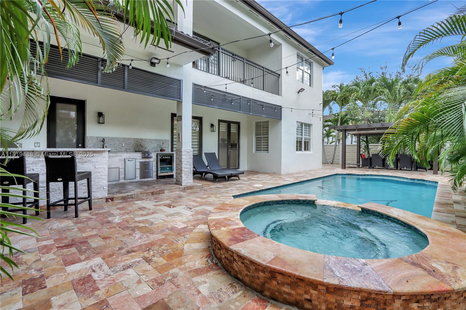 8902 NW 178th Ln, Hialeah, Florida image 5