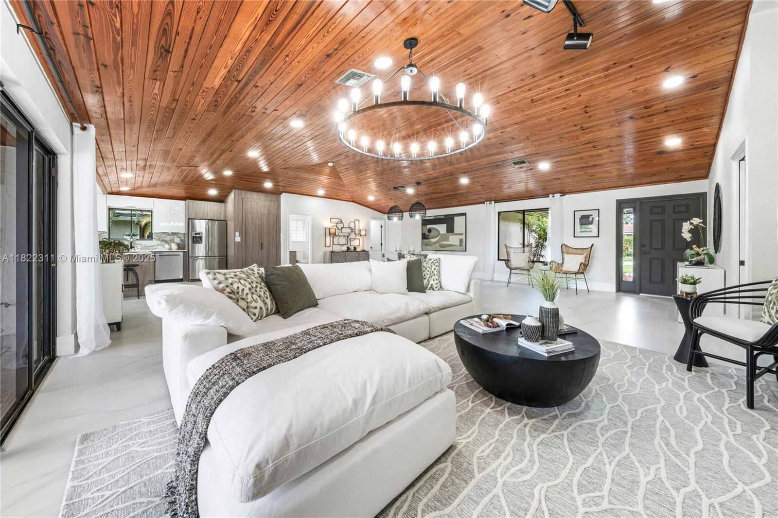 2019 NW 108th Ln, Coral Springs, Florida image 2