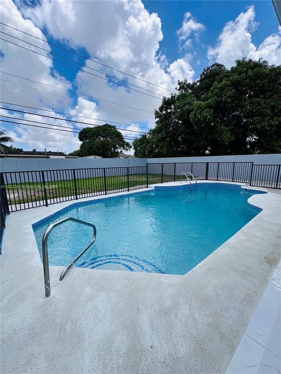 82 E 16th St, Hialeah, Florida image 14
