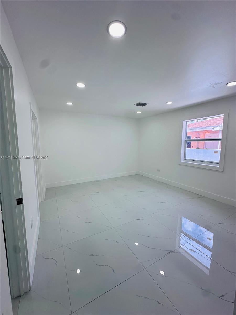 82 E 16th St, Hialeah, Florida image 23