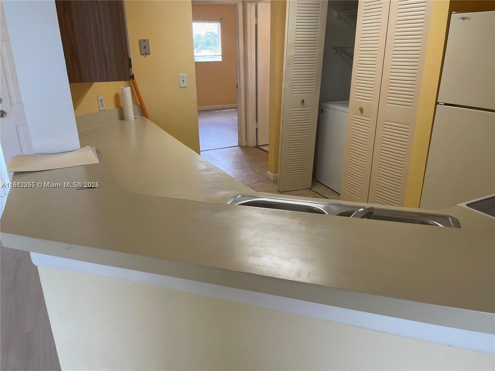 3401 NW 44th St #201, Oakland Park, Florida image 3