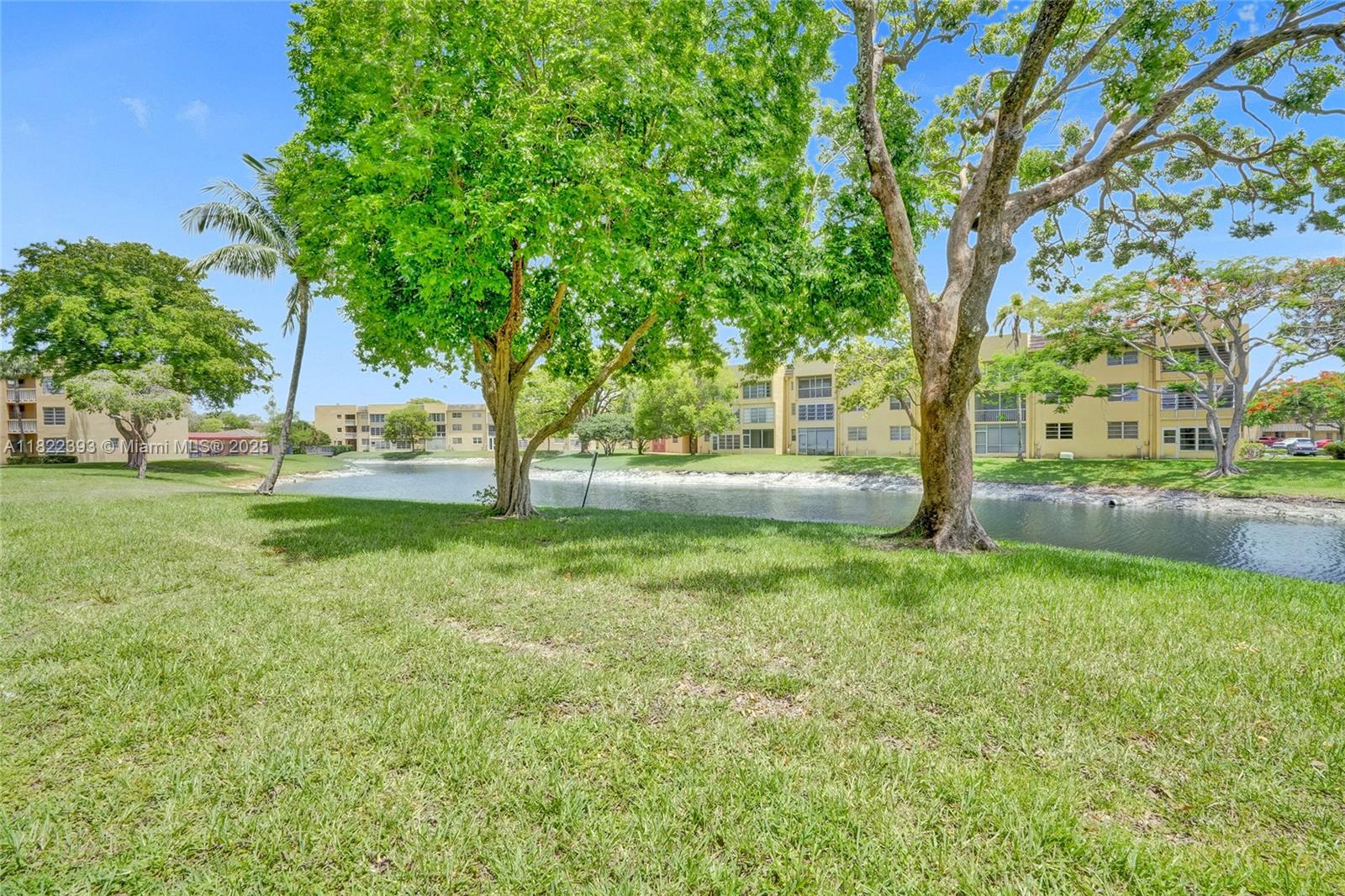 6300 NW 62nd St #108, Tamarac, Florida image 37