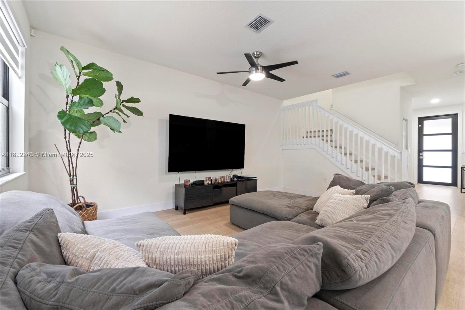 10129 W 32nd Ln, Hialeah, Florida image 13