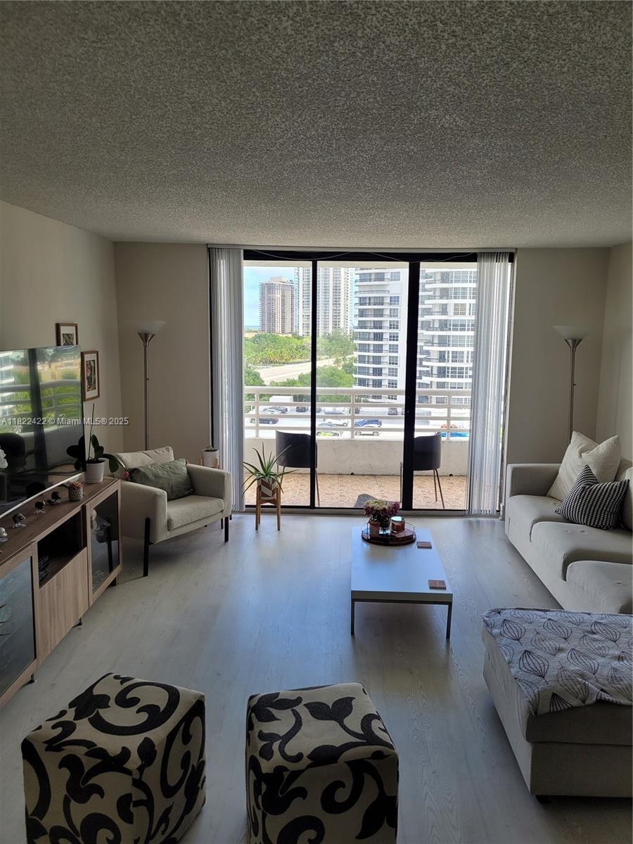 3300 NE 192nd St #1008, Aventura, Florida image 2