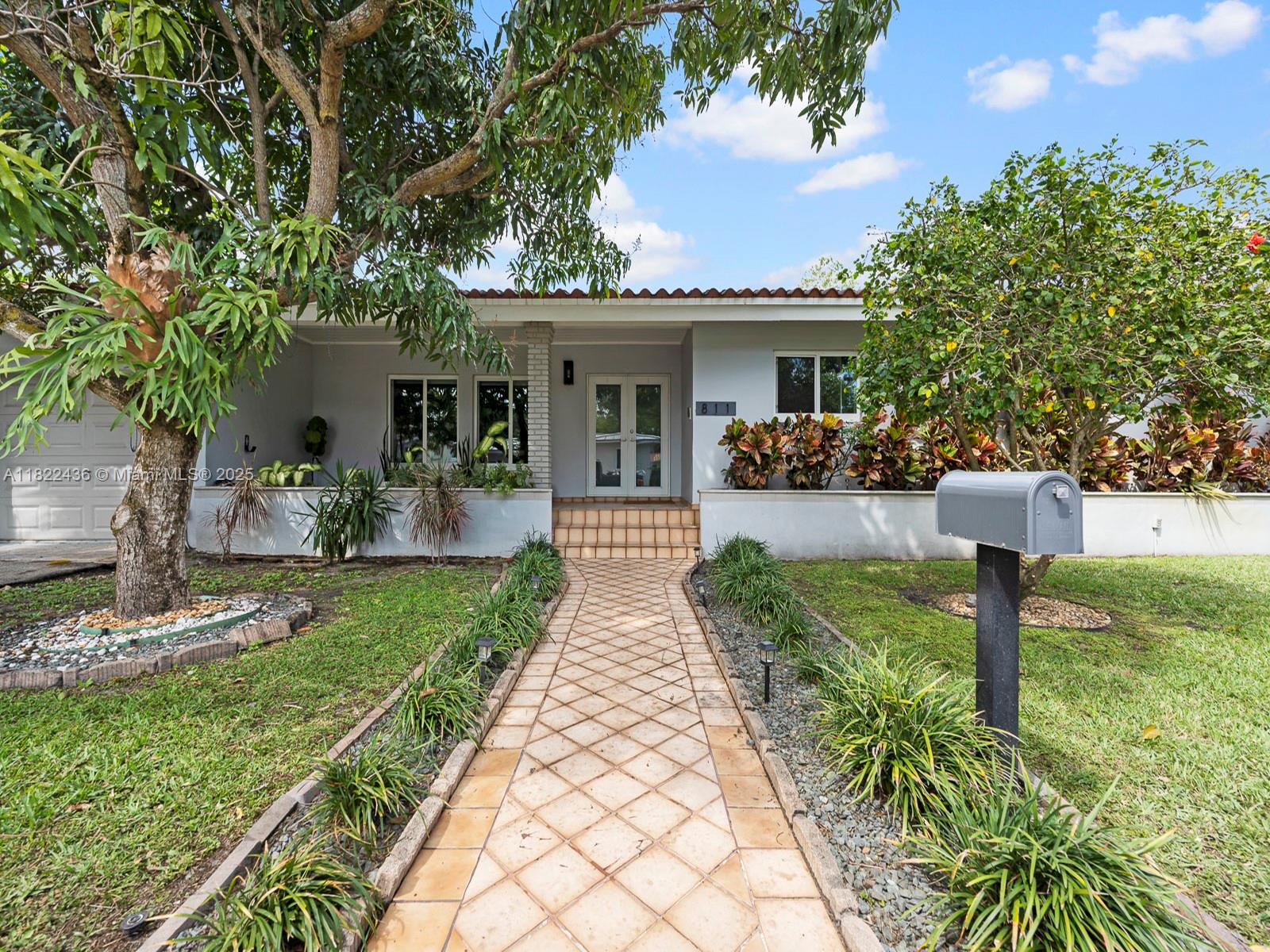 811 Trascoro Ave, Coral Gables, Florida image 3