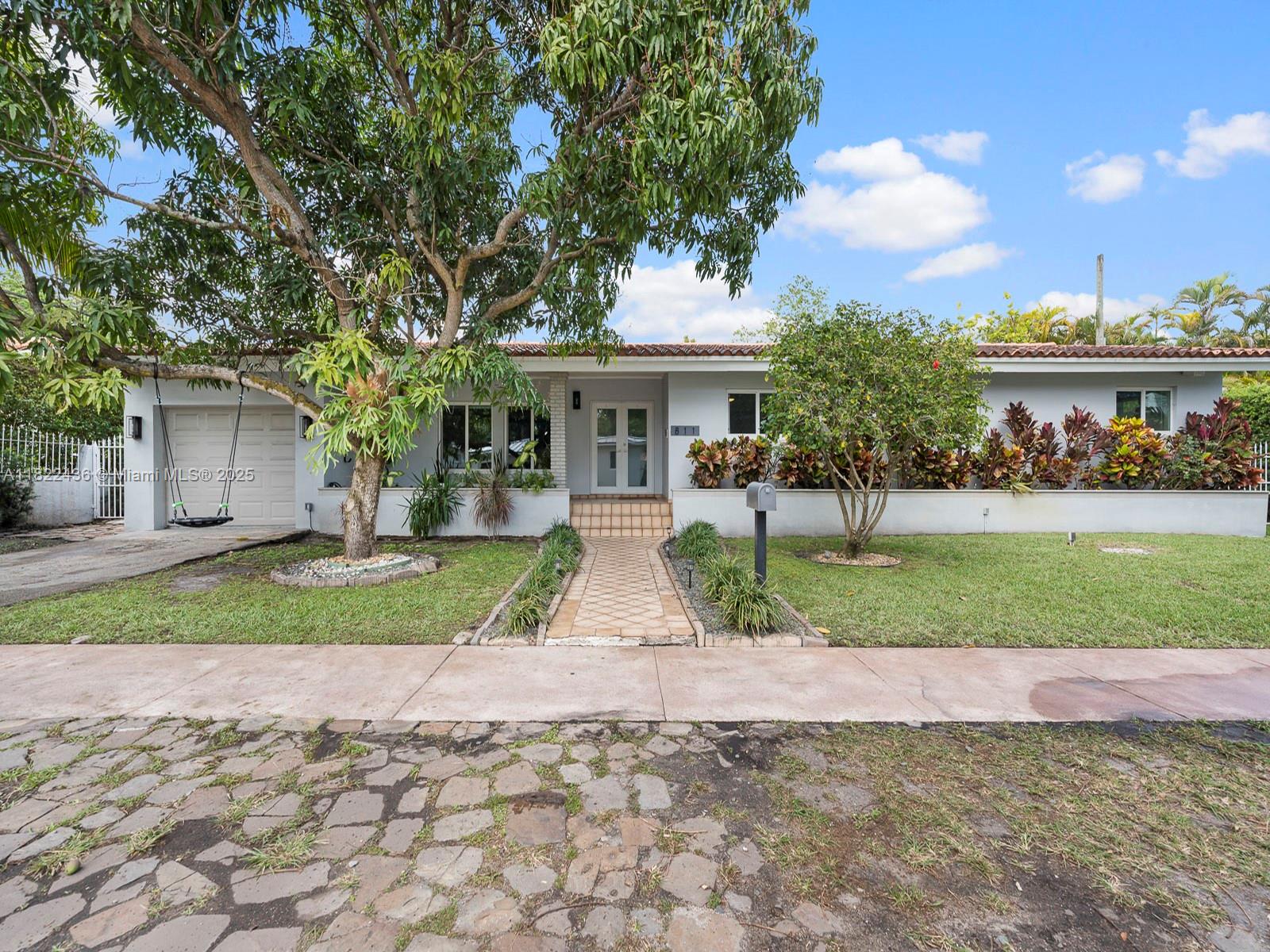 811 Trascoro Ave, Coral Gables, Florida image 4