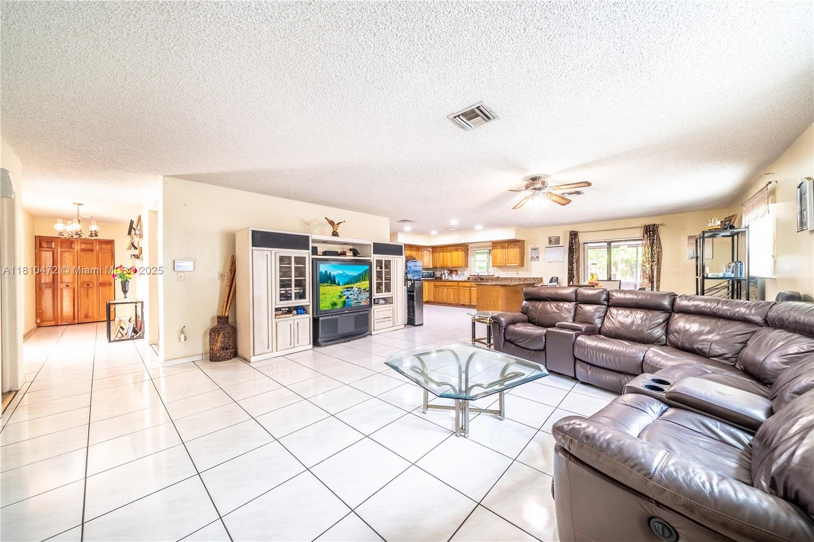 Residential, Miami Gardens, Florida image 10
