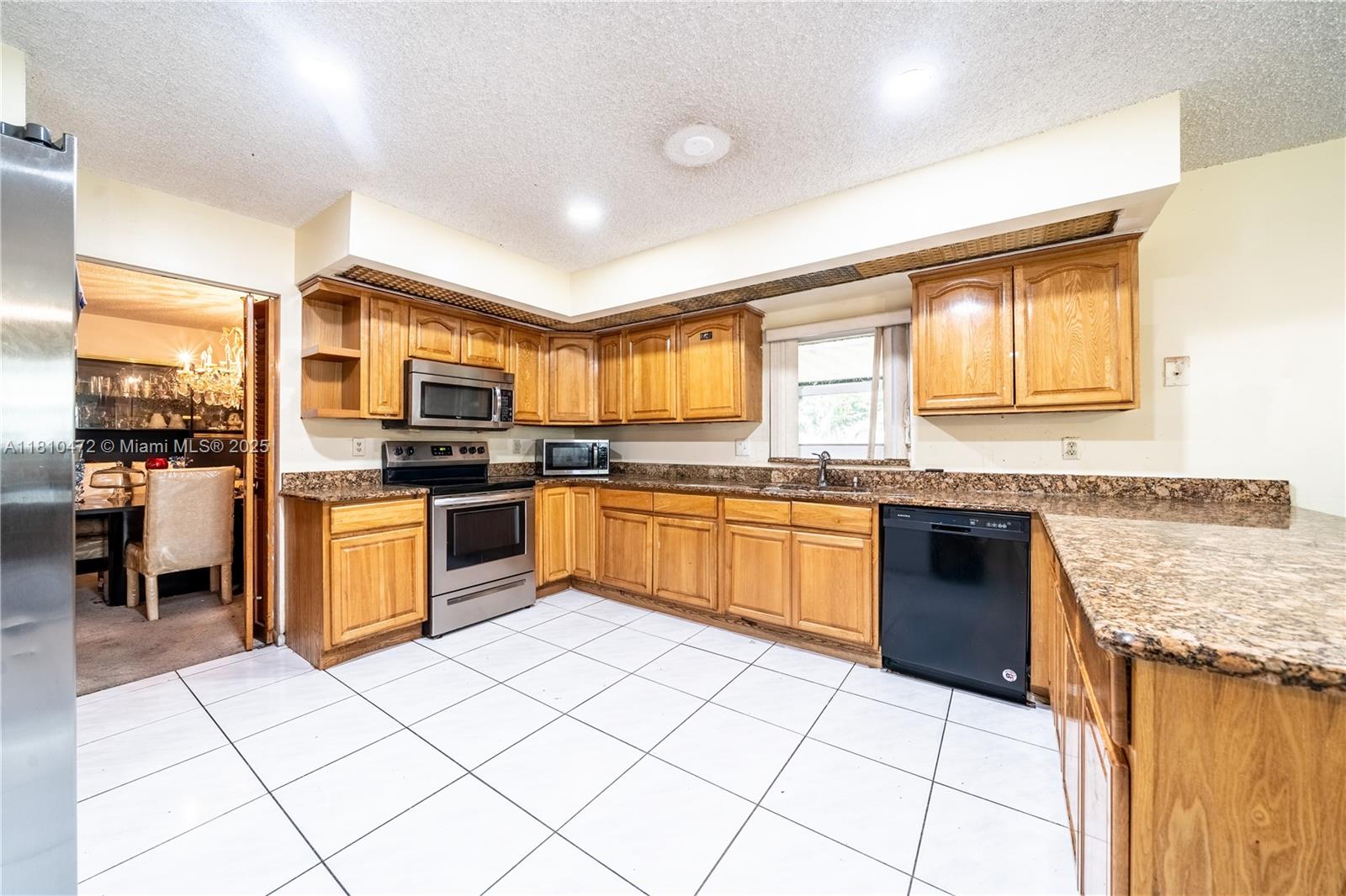Residential, Miami Gardens, Florida image 12