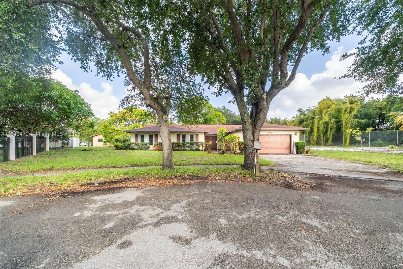 Residential, Miami Gardens, Florida image 3