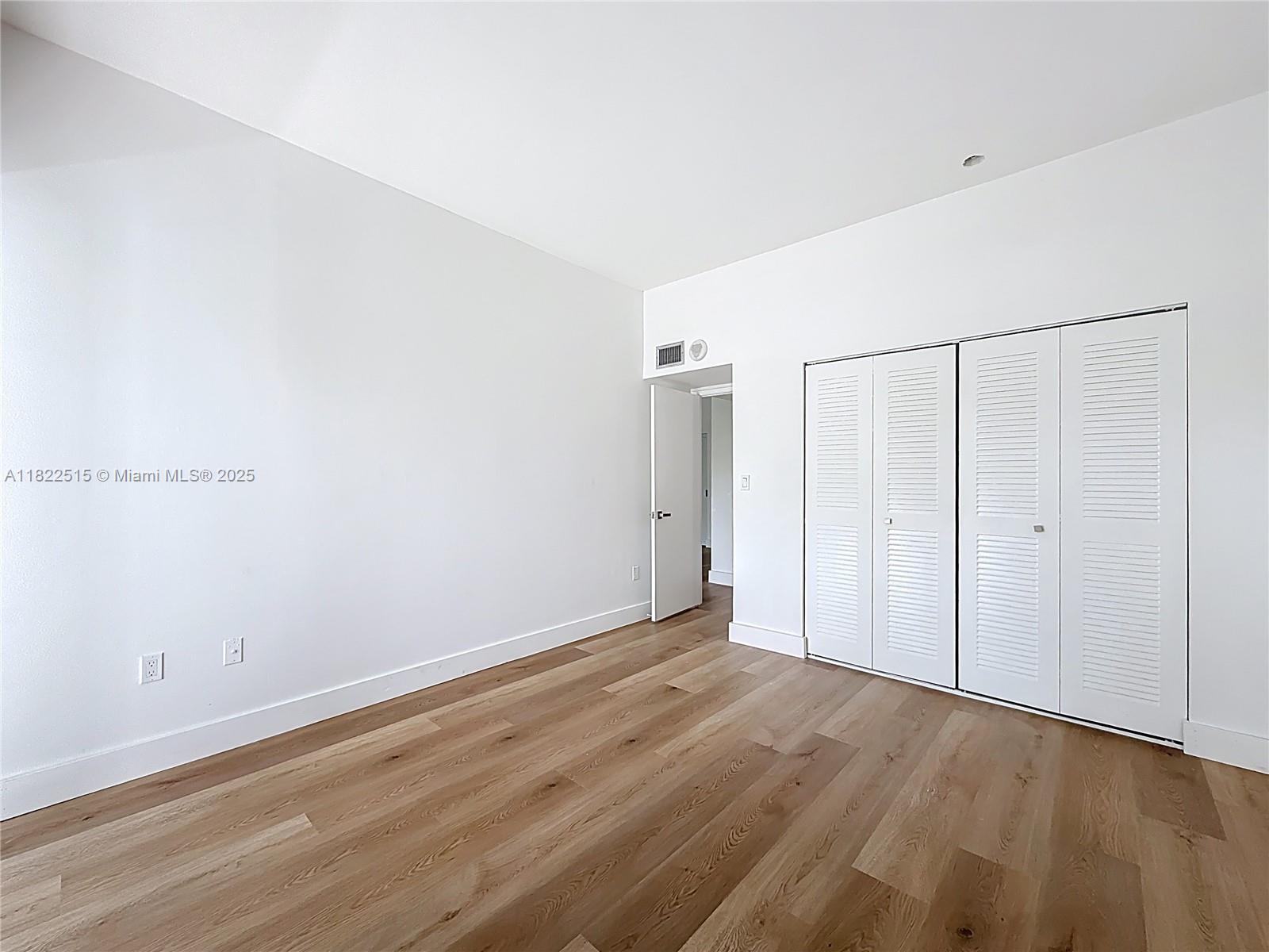 3731 N Country Club Dr #126, Aventura, Florida image 18