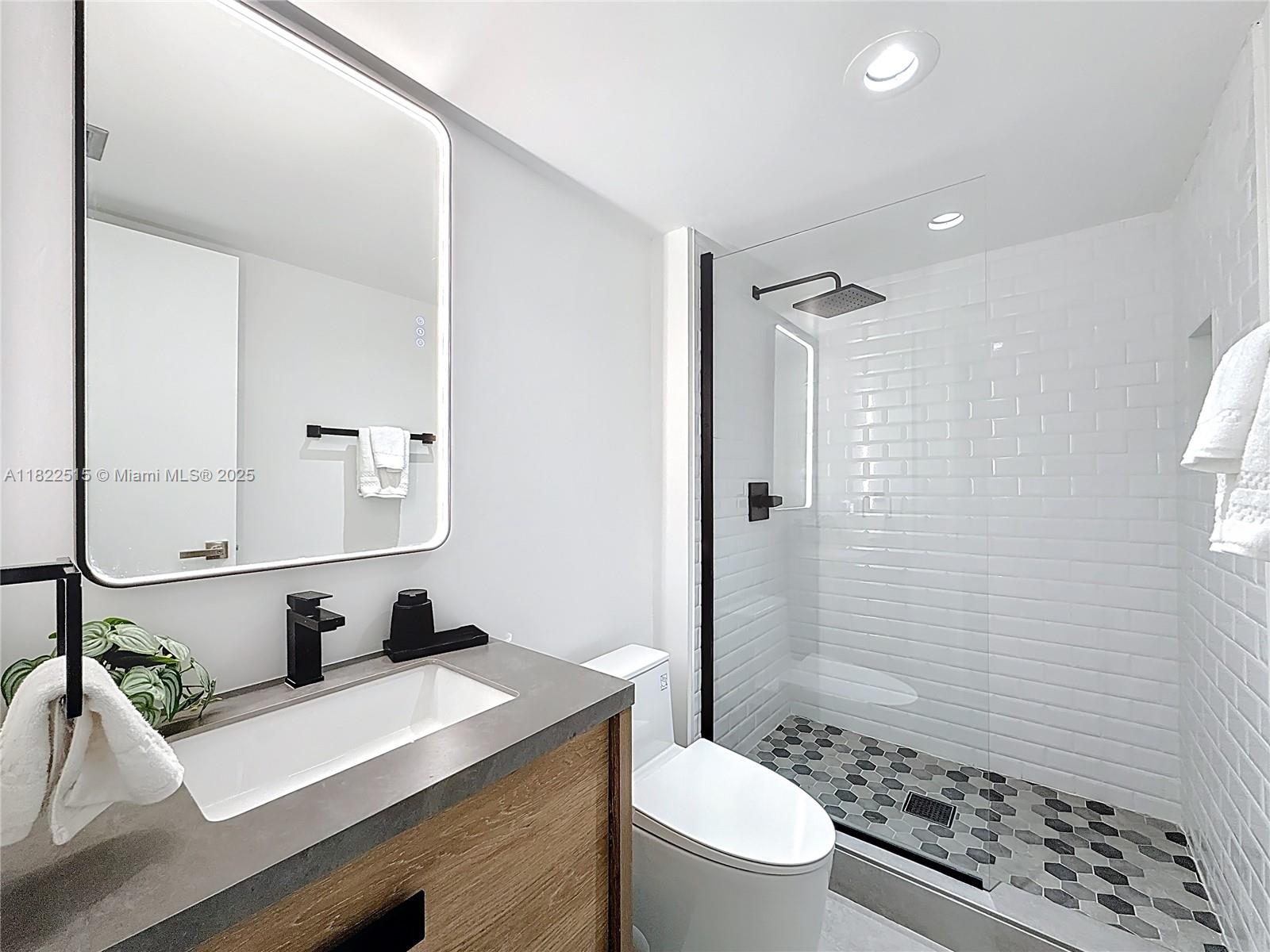 3731 N Country Club Dr #126, Aventura, Florida image 19