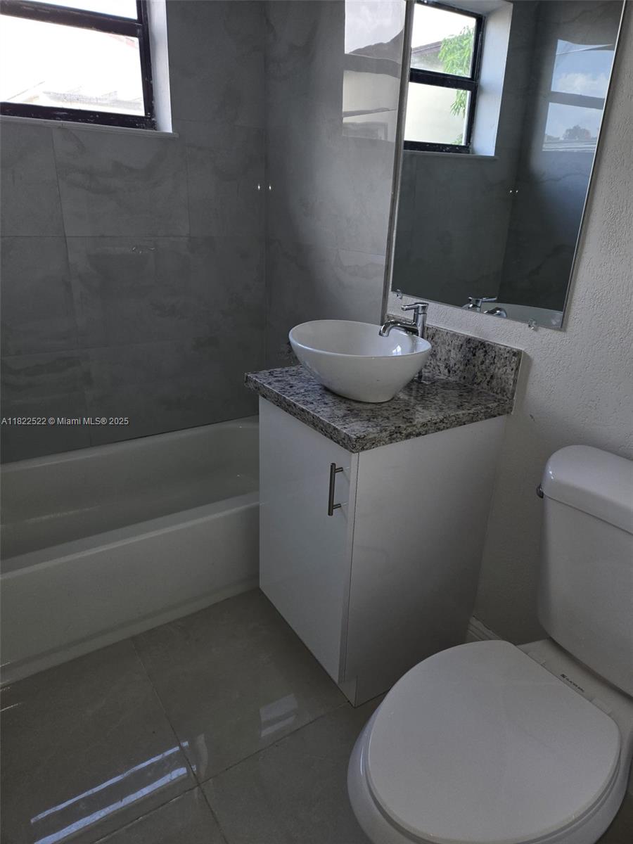 257 E 38th St, Hialeah, Florida image 18