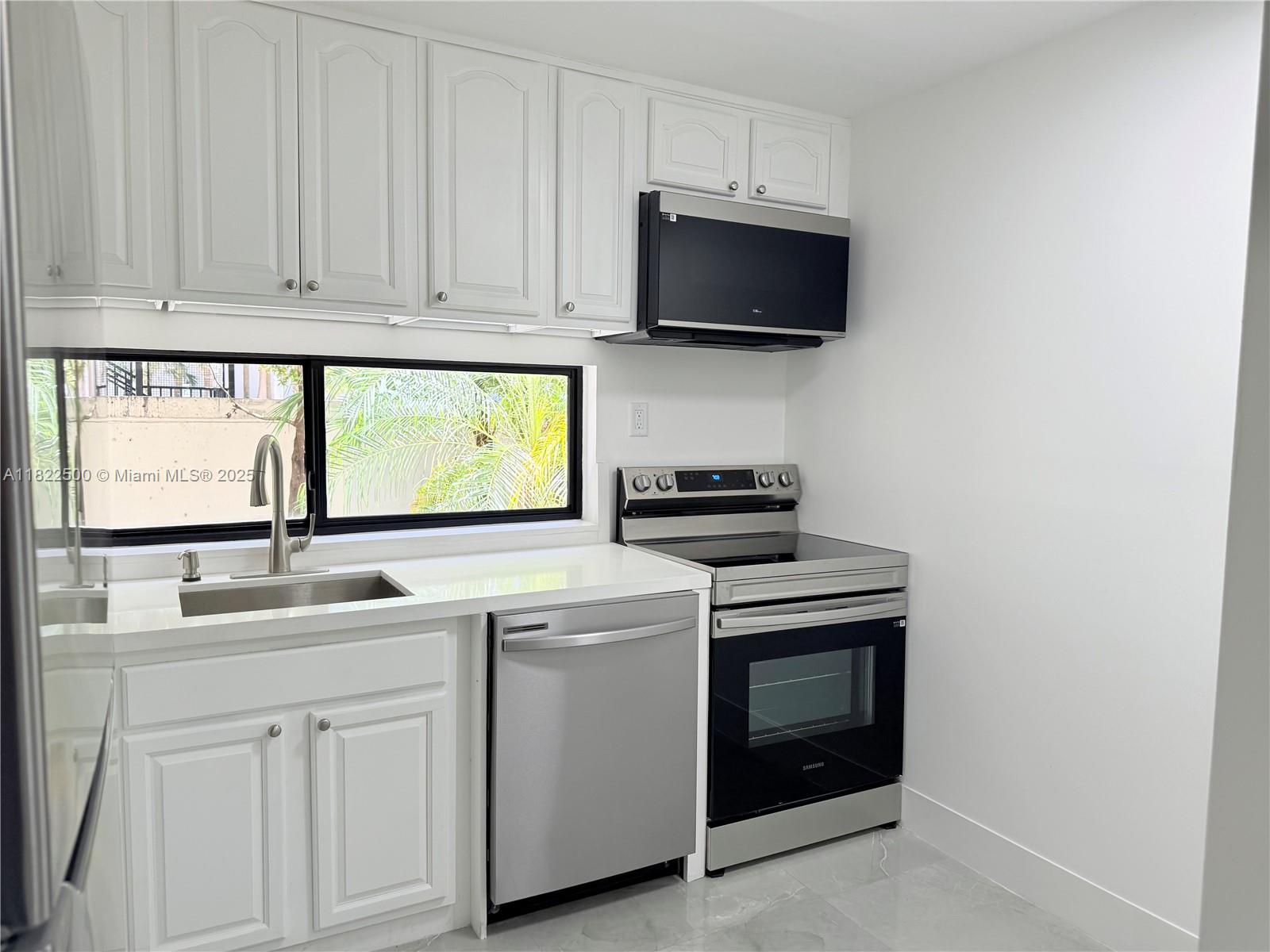 16909 N Bay Rd #116, Sunny Isles Beach, Florida image 7