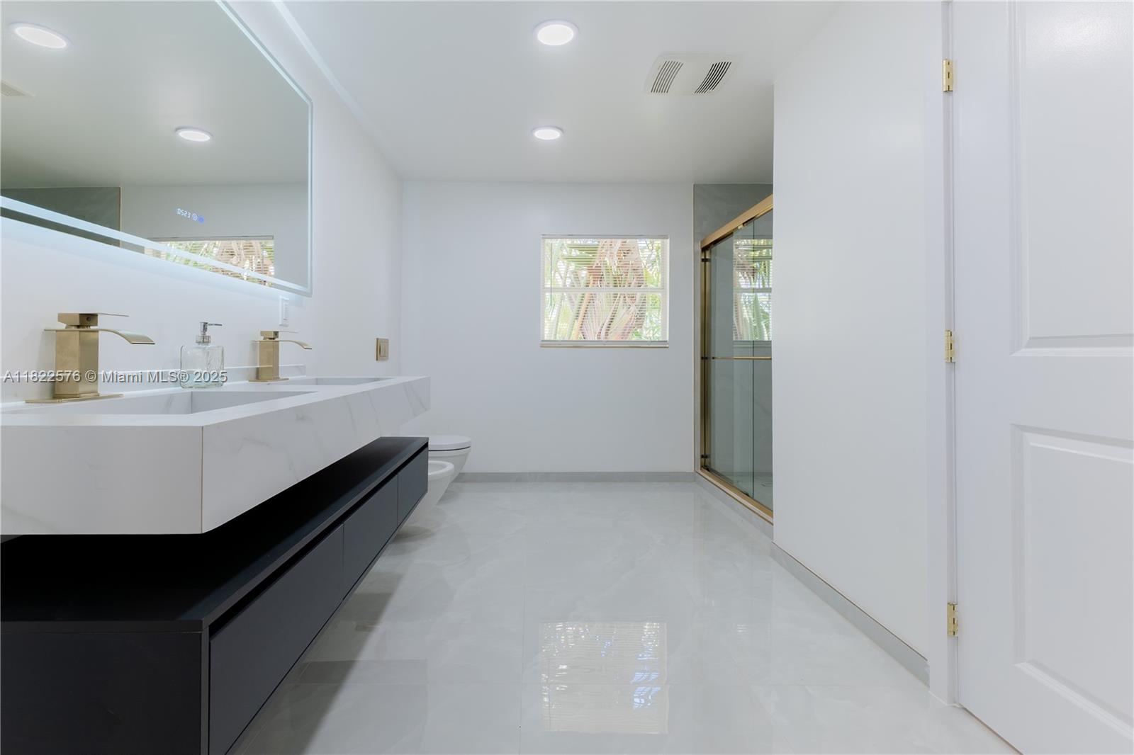 706 NW 24th St, Wilton Manors, Florida image 14