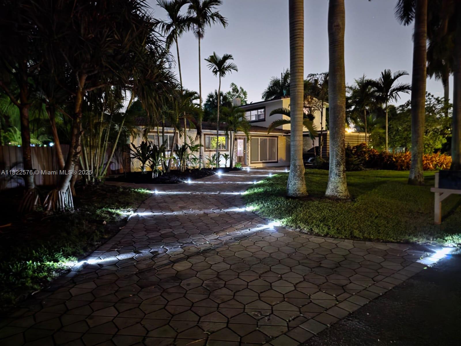 706 NW 24th St, Wilton Manors, Florida image 6