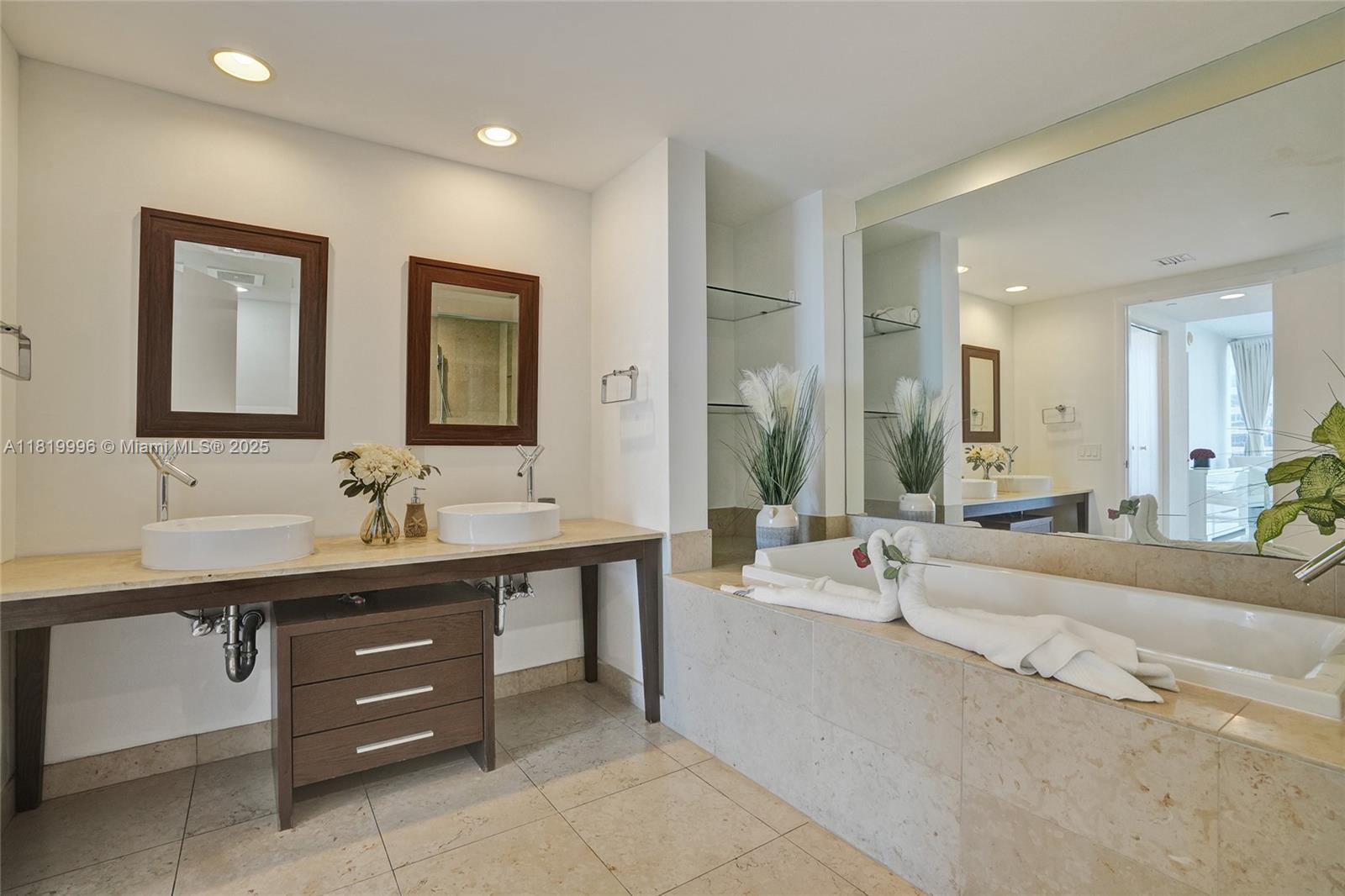 485 Brickell Ave #3608, Miami, Florida image 28