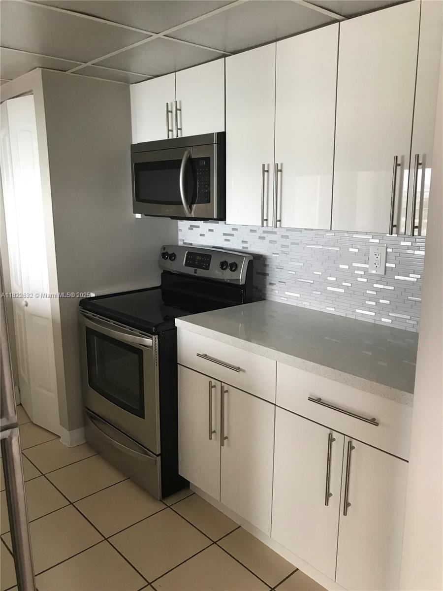 7601 E Treasure Dr #2114, North Bay Village, Florida image 2