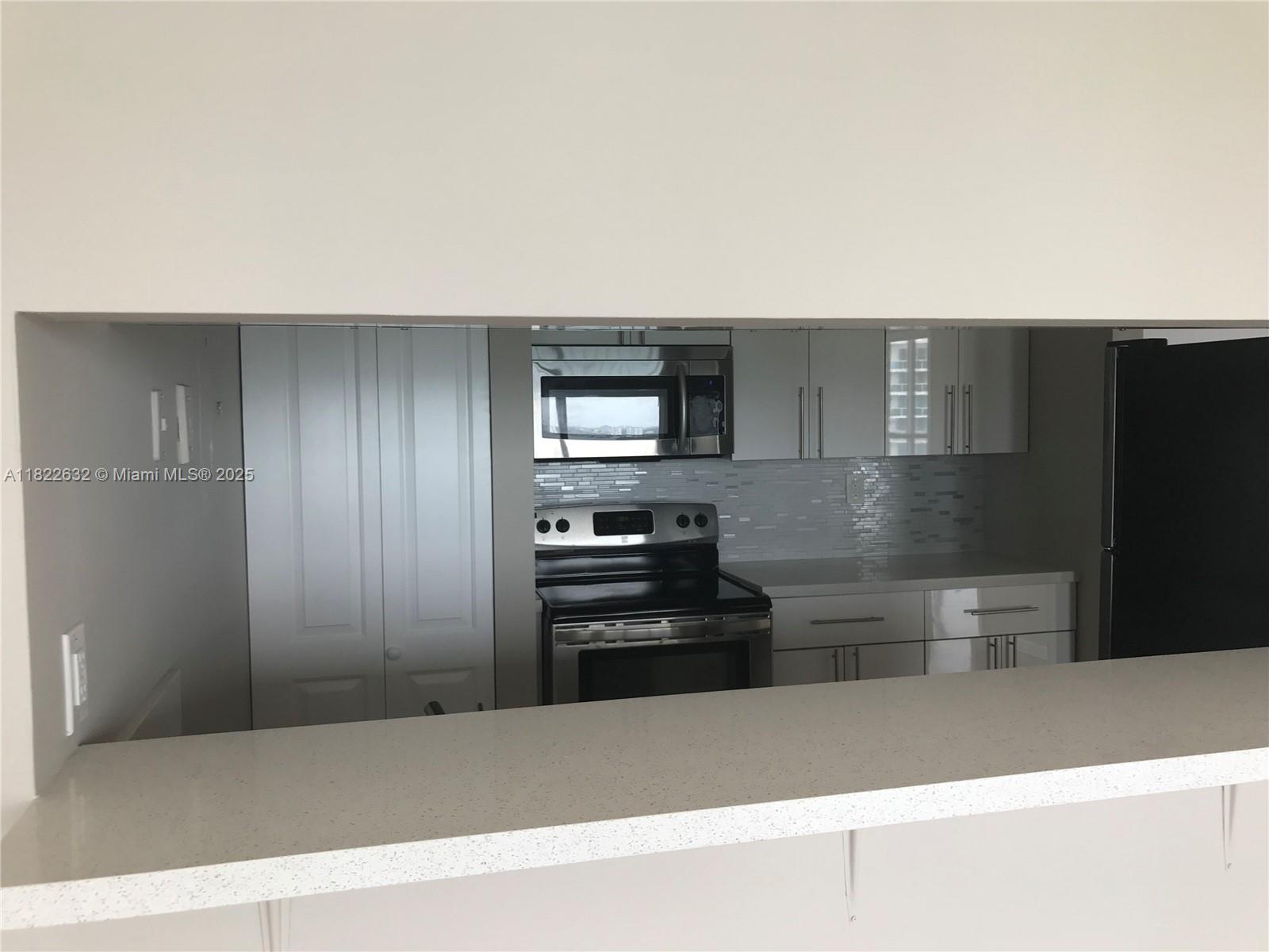 7601 E Treasure Dr #2114, North Bay Village, Florida image 3