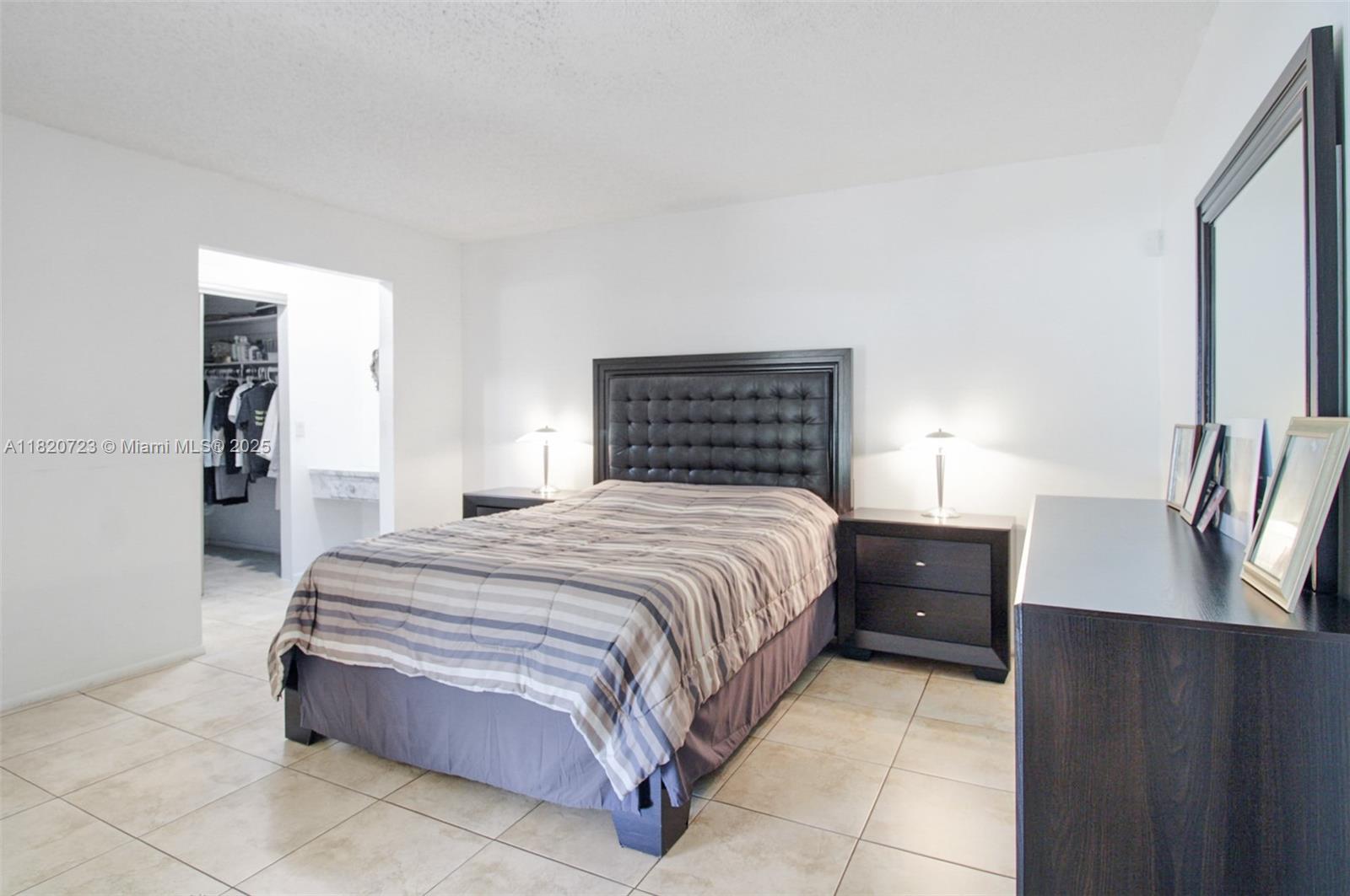 620 NW 88th Ter, Pembroke Pines, Florida image 12