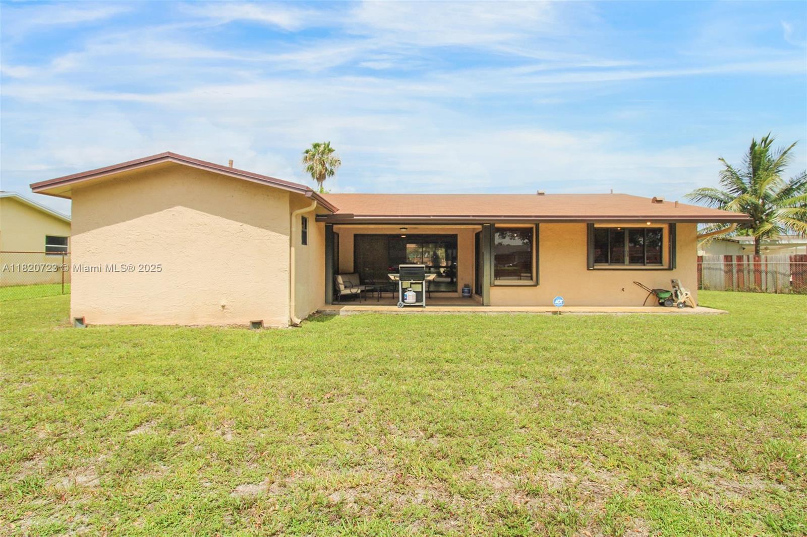 620 NW 88th Ter, Pembroke Pines, Florida image 22