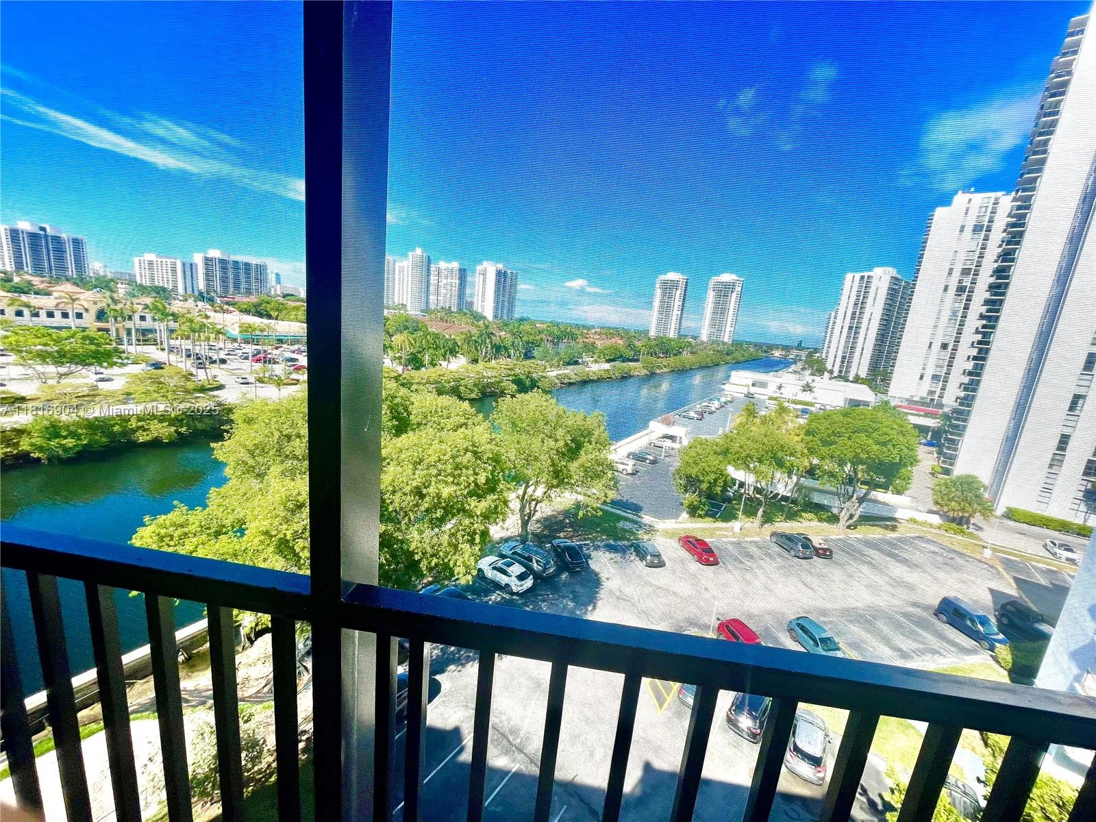 3475 N Country Club Dr #816, Aventura, Florida image 1