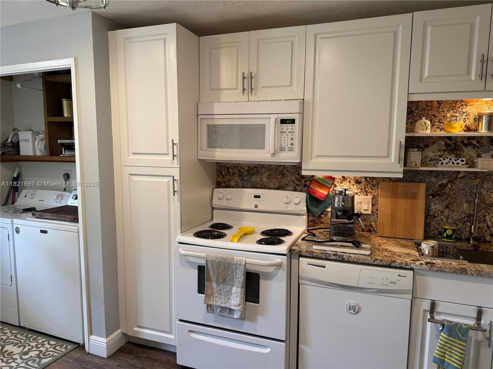 Residential, Pompano Beach, Florida image 17