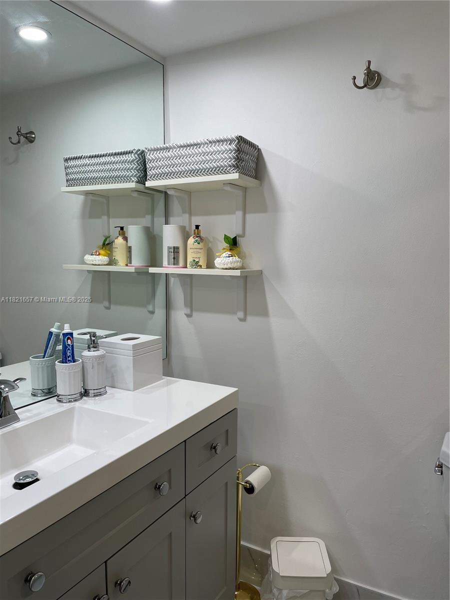 Residential, Pompano Beach, Florida image 35