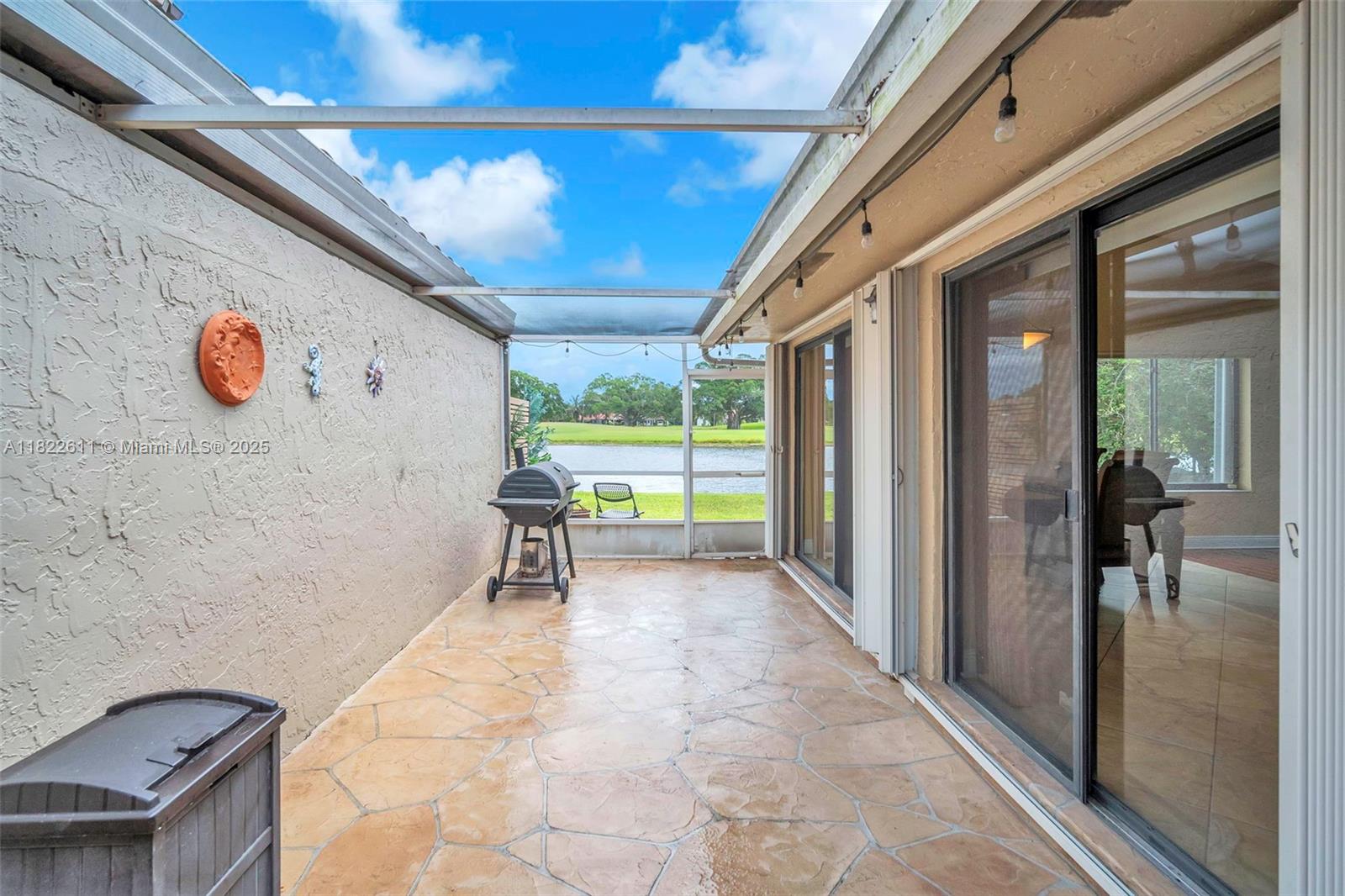 566 Village Lake Drive, Weston, Florida image 25