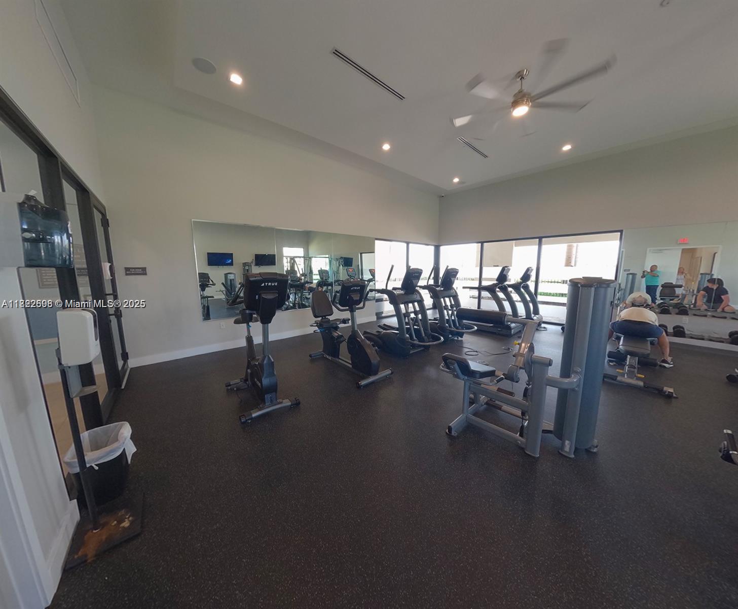 10586 W 33rd Ct #10586, Hialeah, Florida image 32