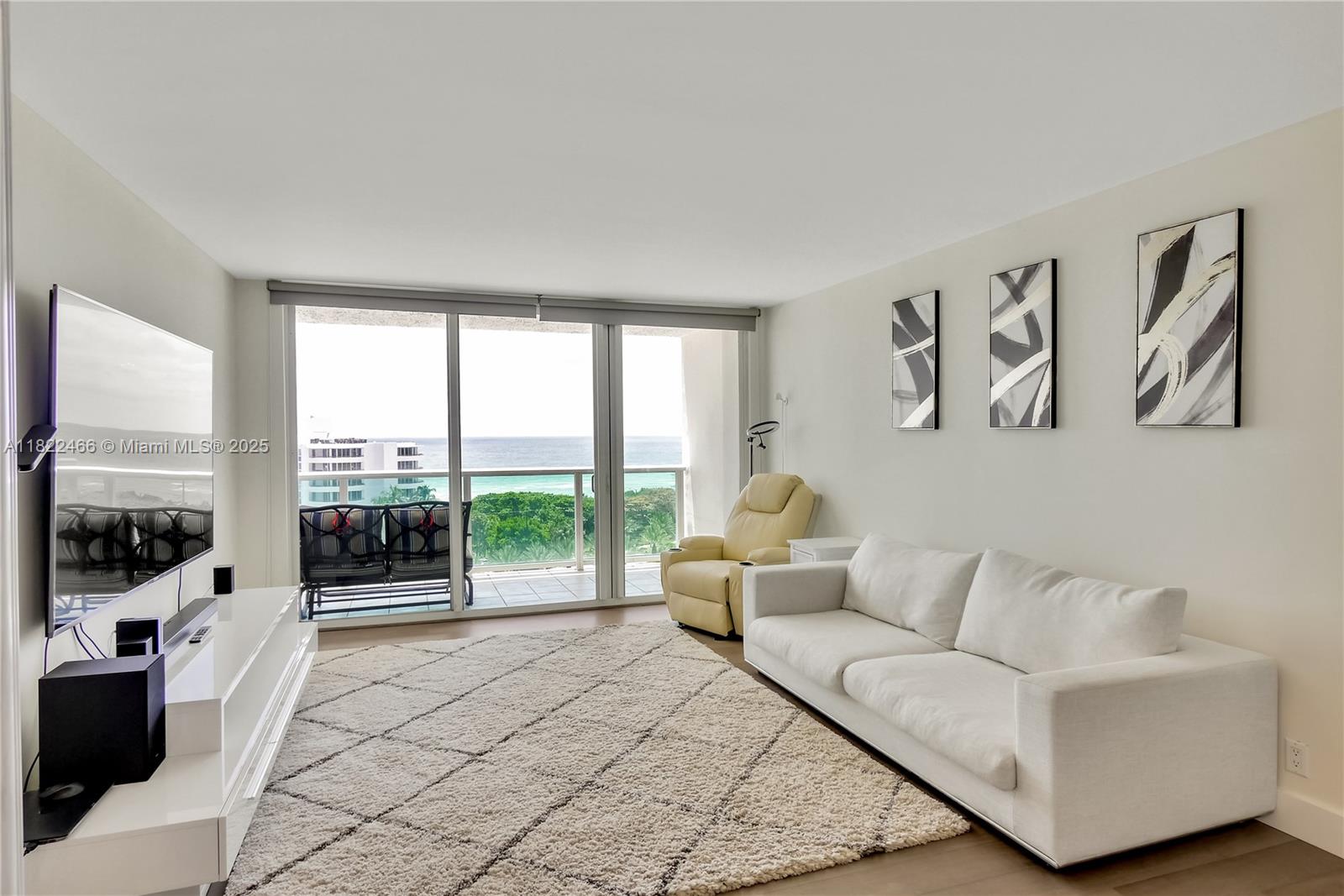 100 Bayview Dr #1008, Sunny Isles Beach, Florida image 12