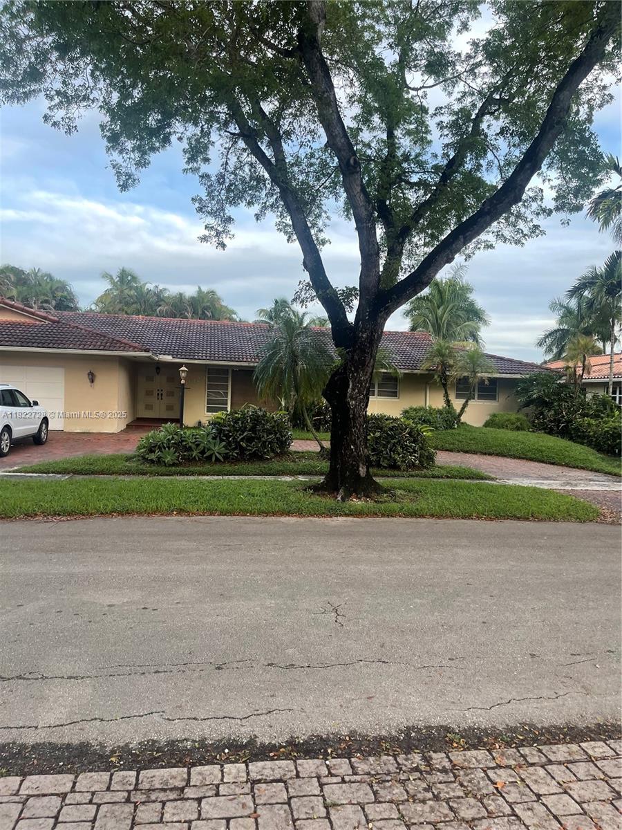 16120 E Troon Cir, Miami Lakes, Florida image 1