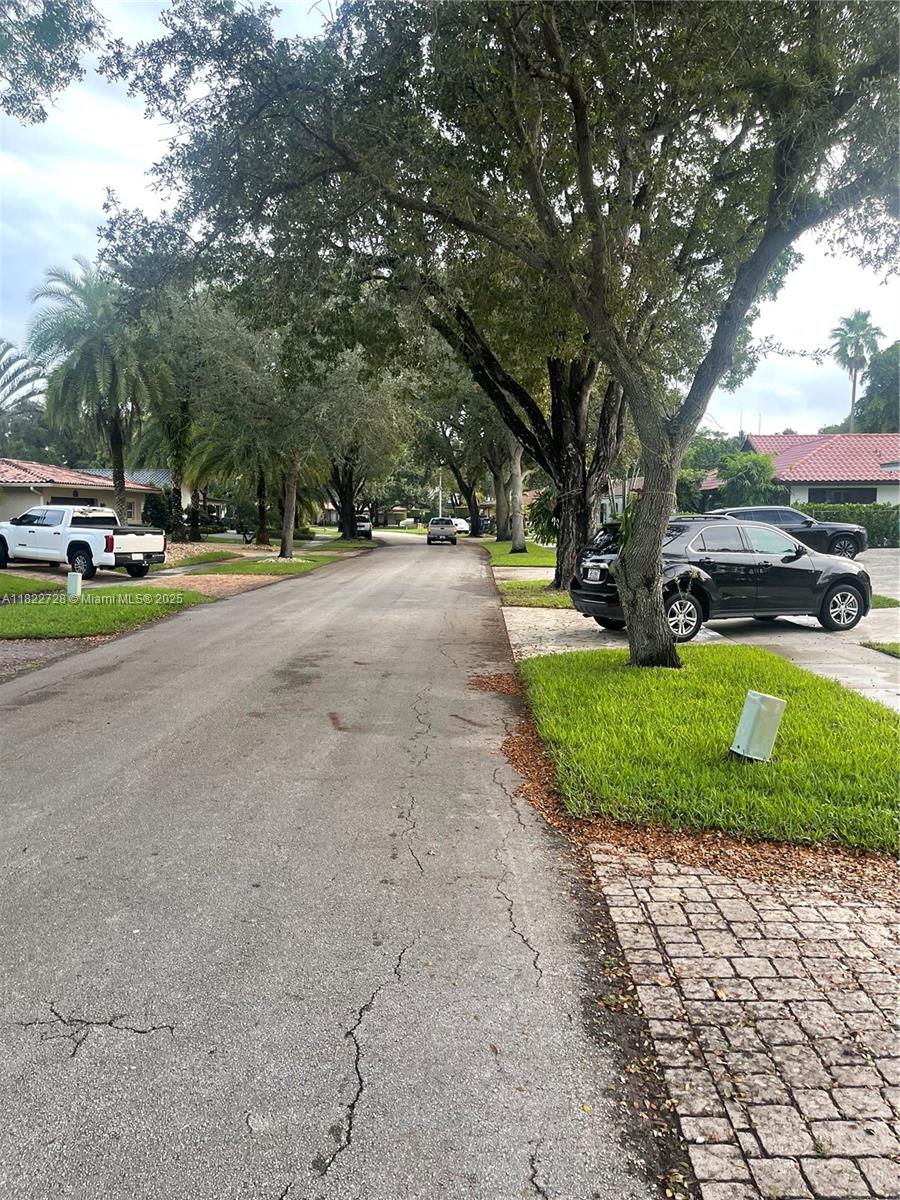 16120 E Troon Cir, Miami Lakes, Florida image 2