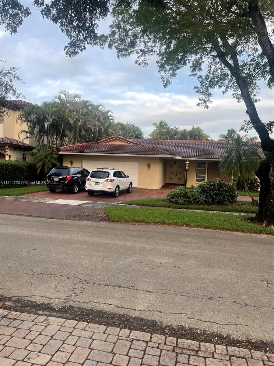 16120 E Troon Cir, Miami Lakes, Florida image 3