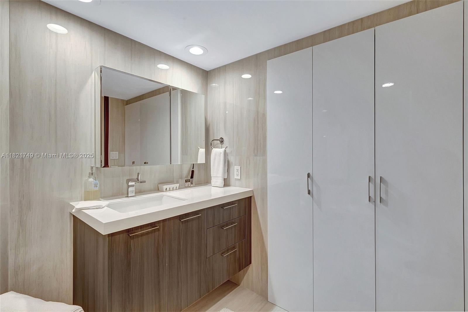 16425 Collins Ave #311, Sunny Isles Beach, Florida image 26