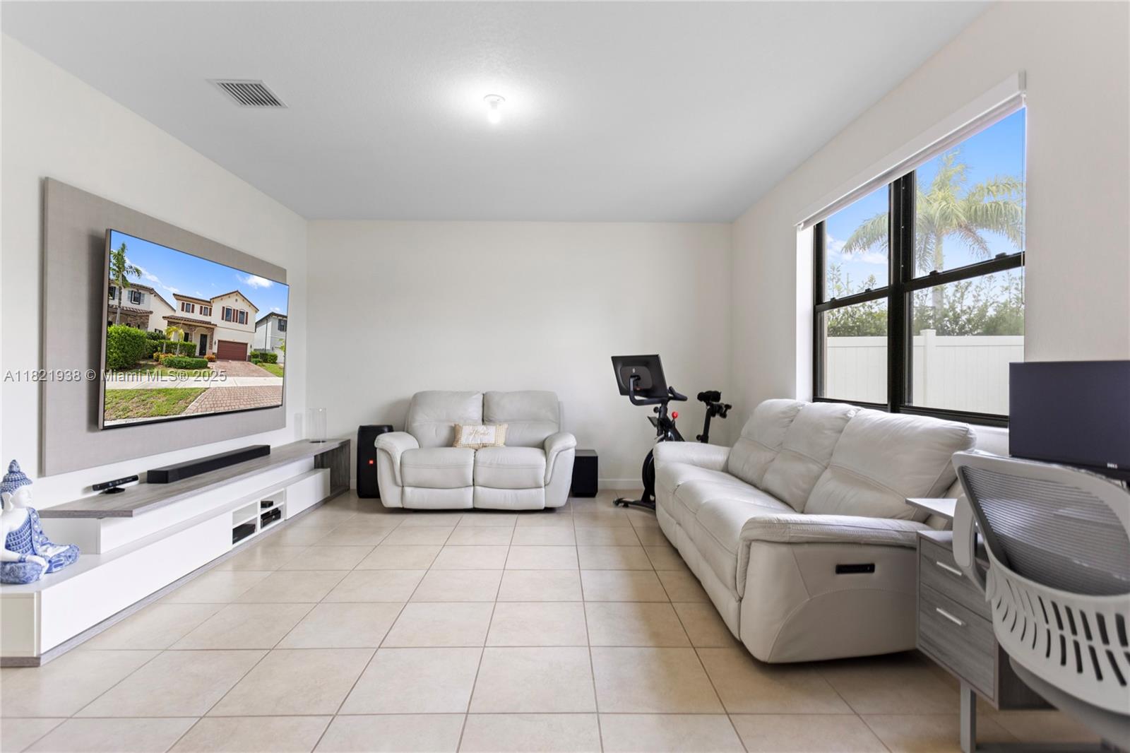 3557 W 94th Ter, Hialeah, Florida image 19