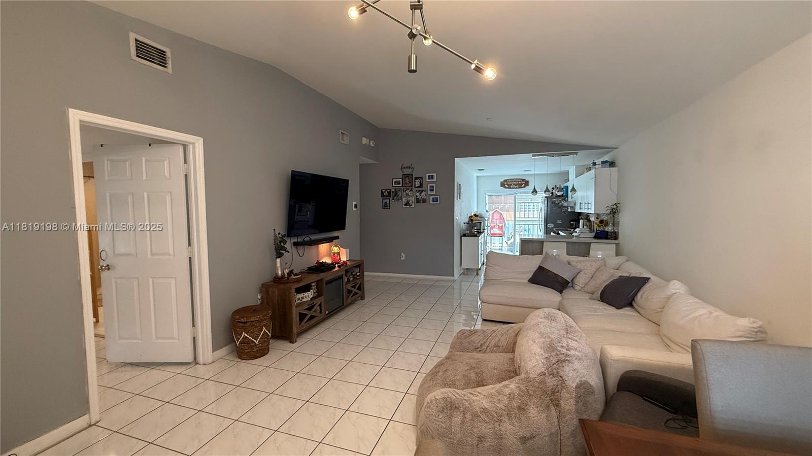 Property photo # 6