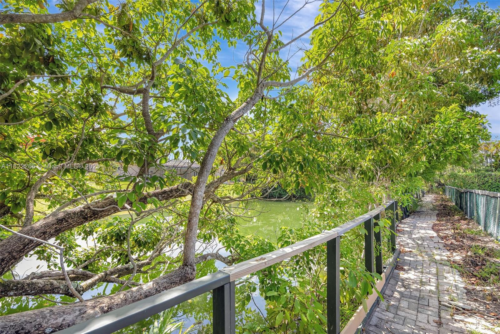 11230 SW 69th Ct, Pinecrest, Florida image 32