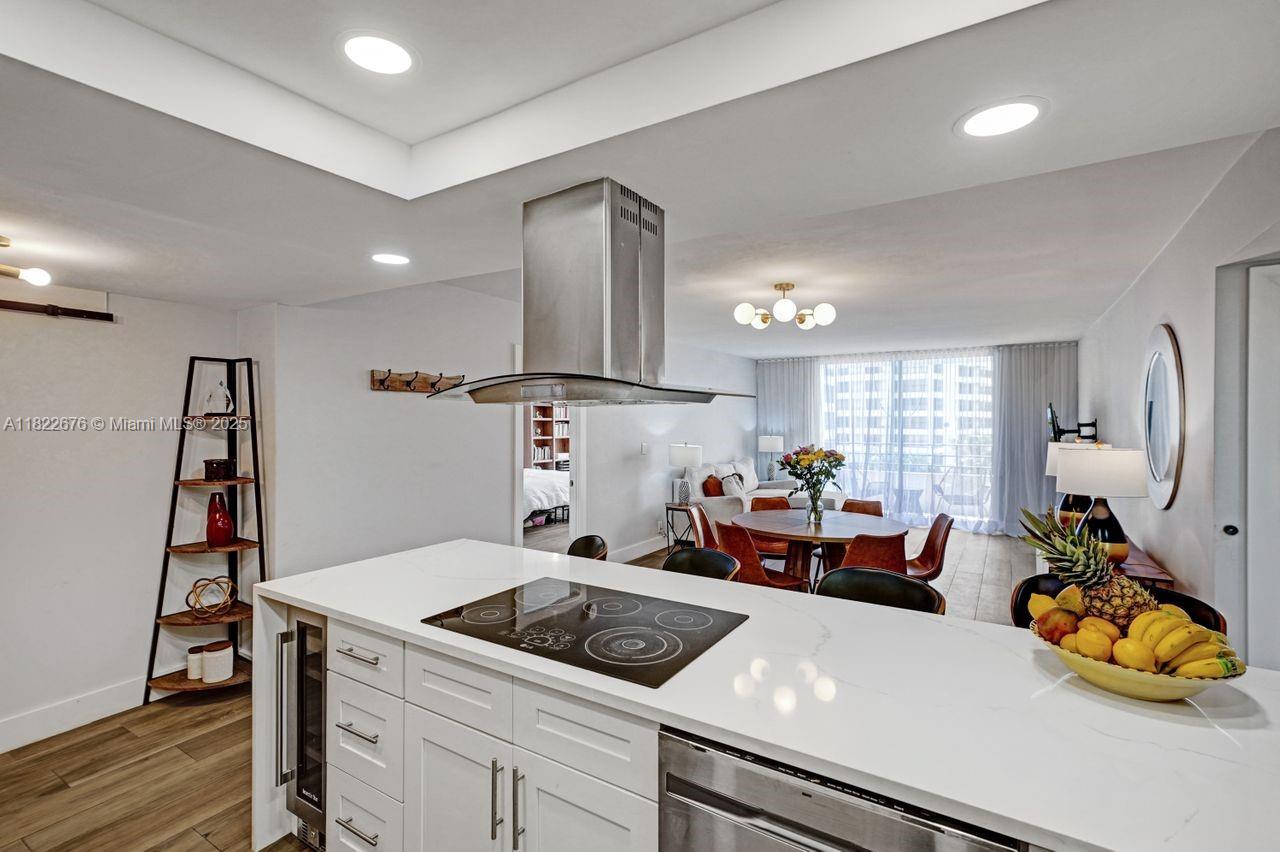 600 Three Islands Blvd #615, Hallandale Beach, Florida image 4