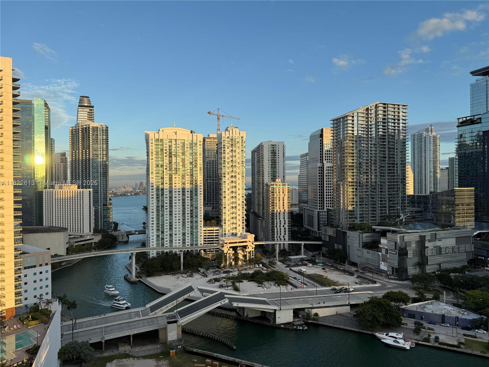 Apartamento para Alugar em Miami, FL