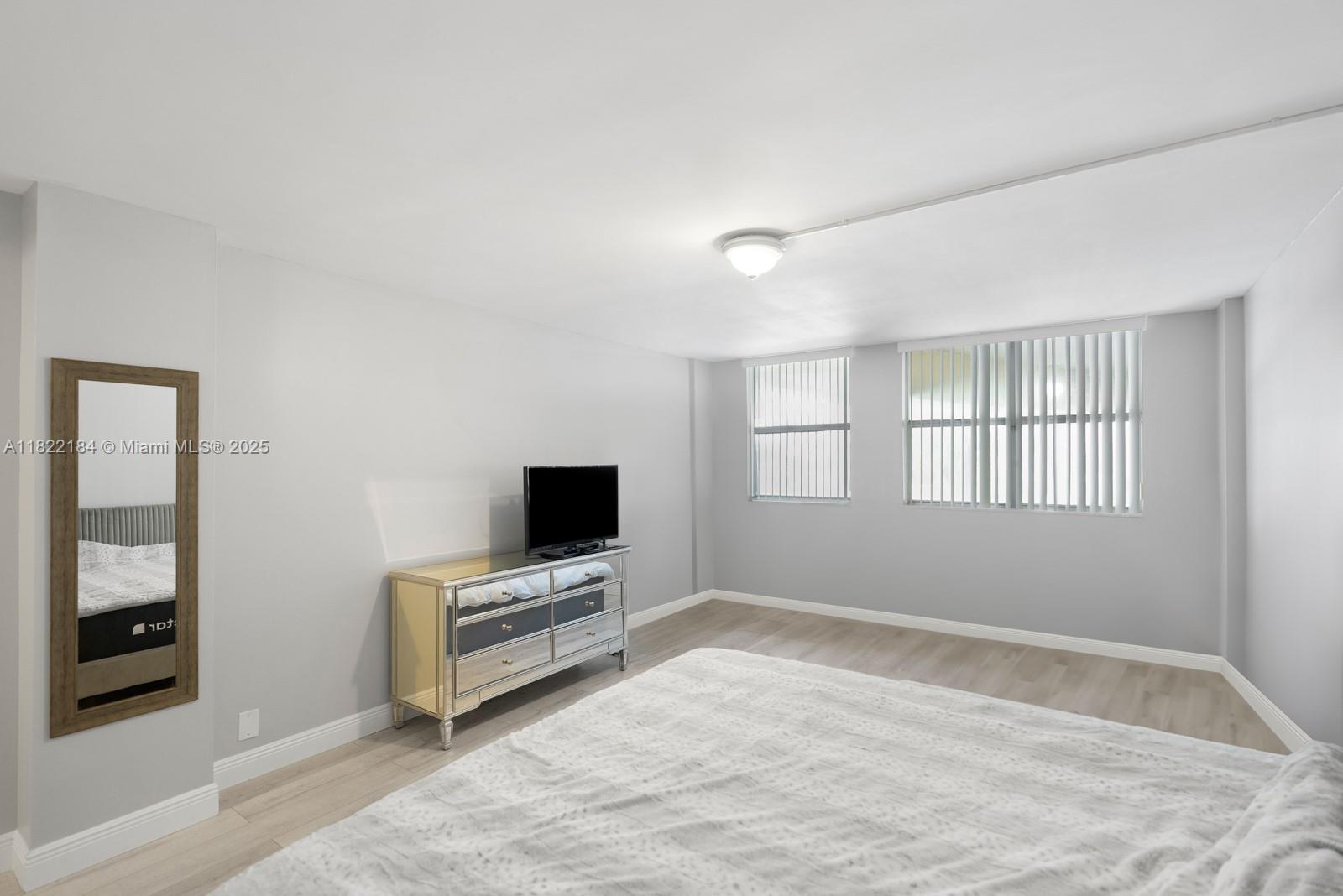 100 Golden Isles Dr #101, Hallandale Beach, Florida image 11