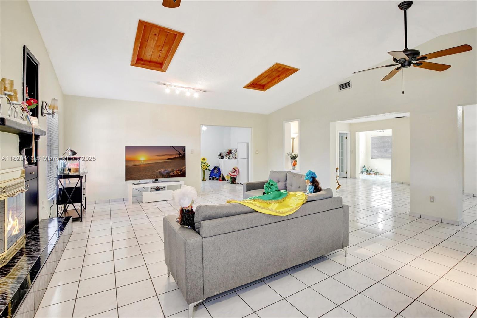 7950 NW 174th Ter, Hialeah, Florida image 14