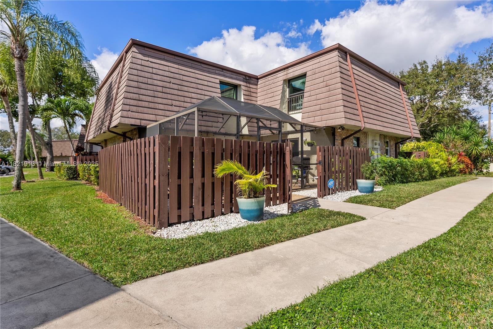 2571 NW 99th Ave, Coral Springs, Florida image 1