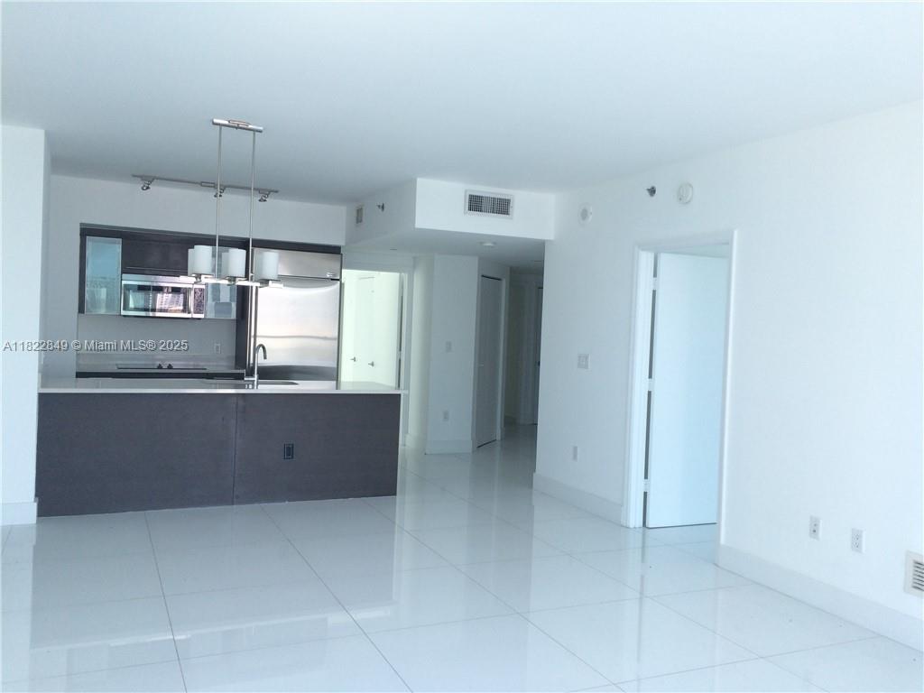 Apartamento para Alugar em Miami, FL
