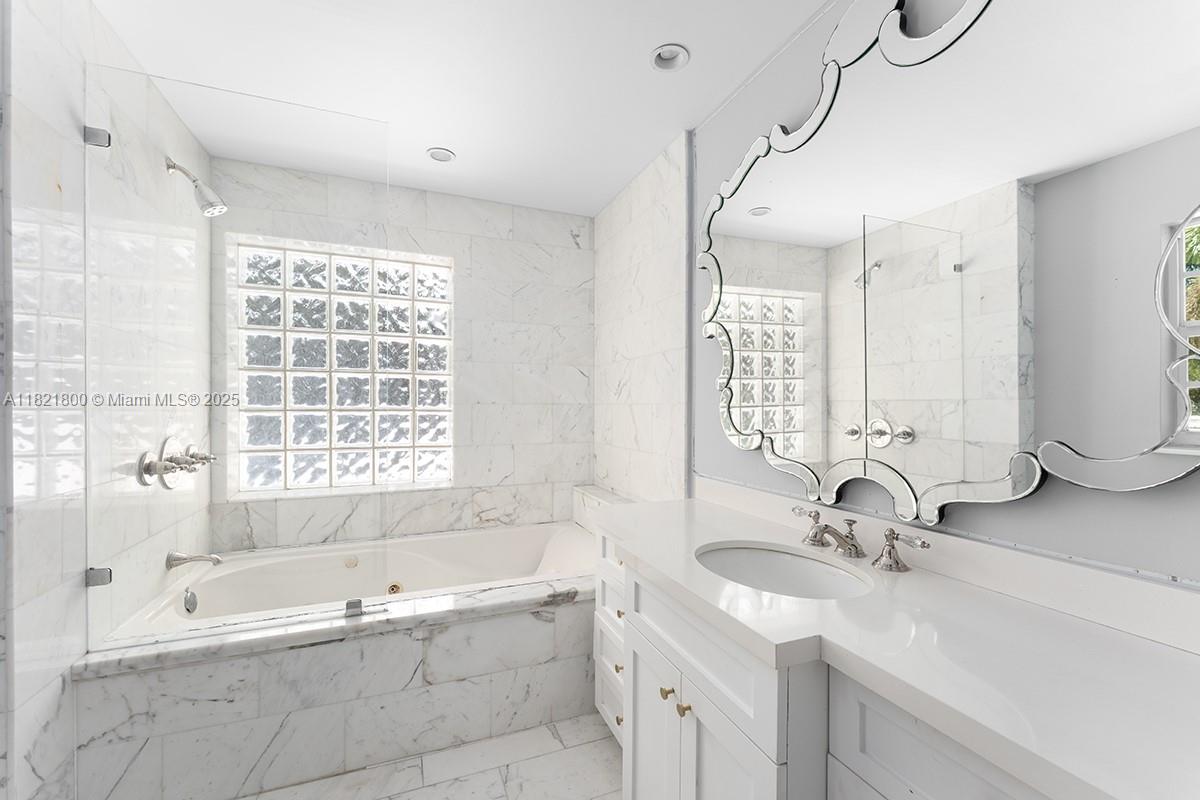 2500 Lake Ave, Miami Beach, Florida image 15