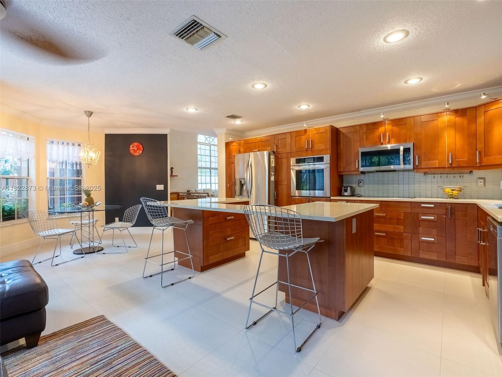2721 Montevideo Ave, Cooper City, Florida image 17