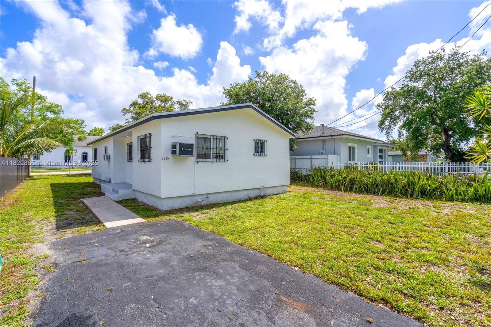 2135 NW 154th St, Miami Gardens, Florida image 1