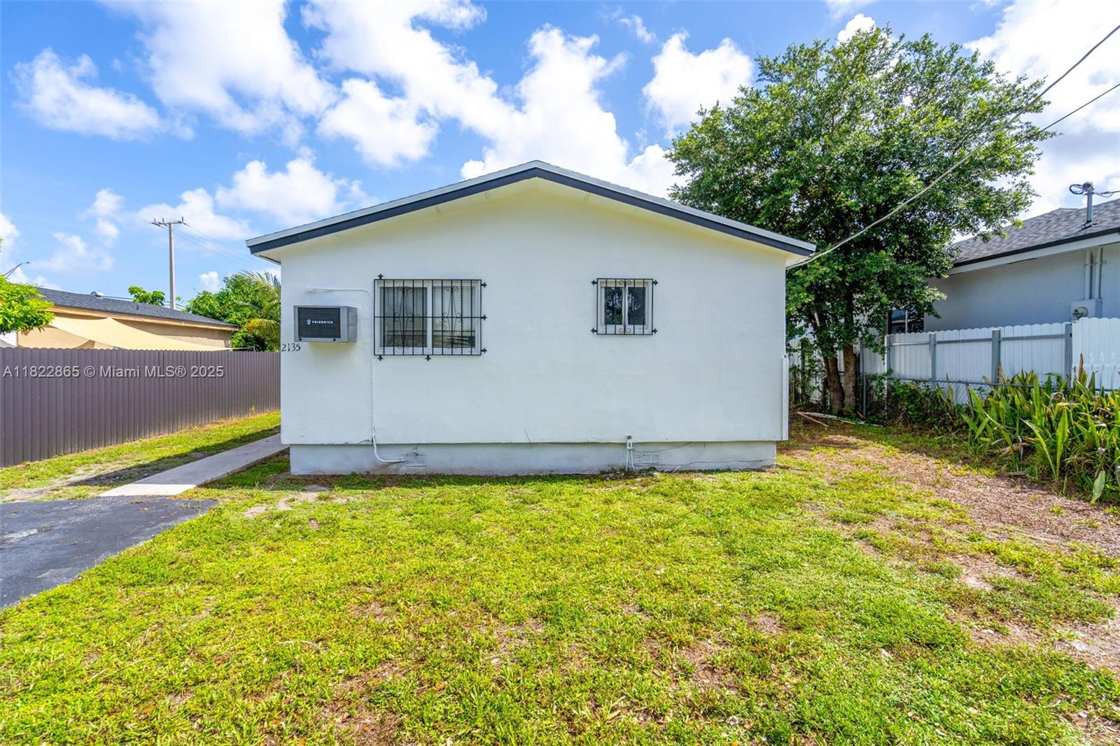 2135 NW 154th St, Miami Gardens, Florida image 2