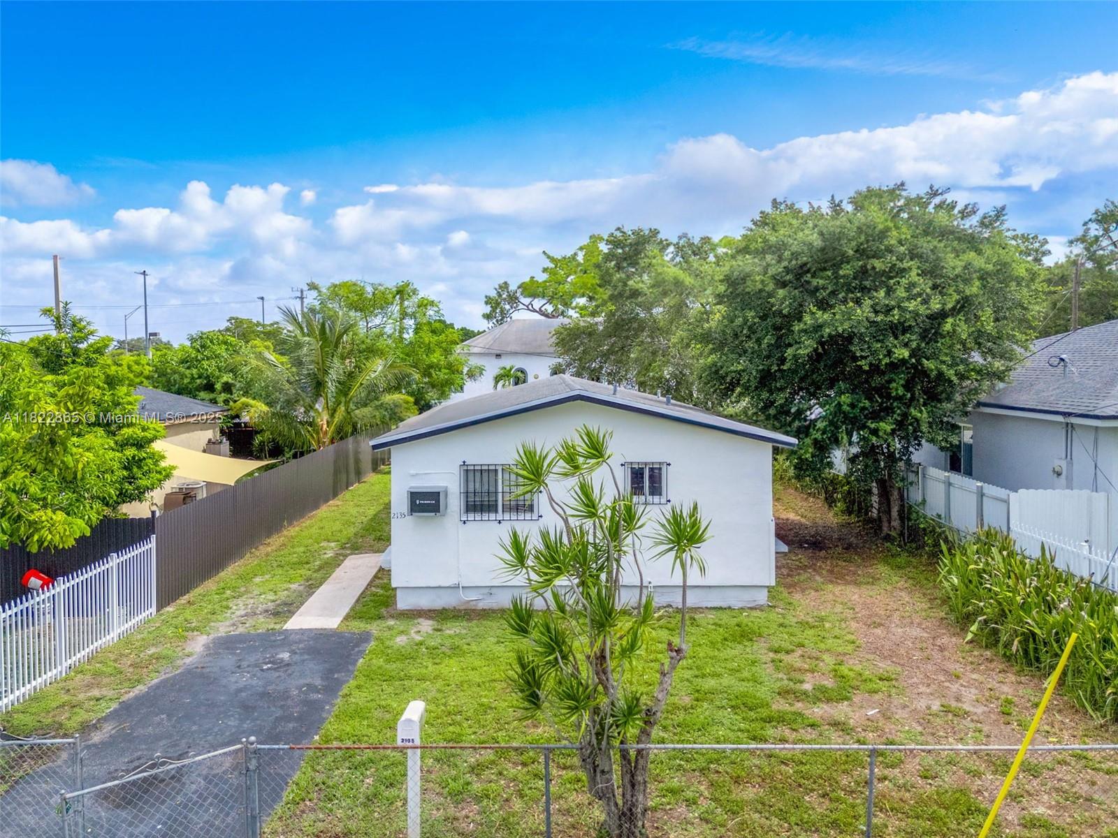2135 NW 154th St, Miami Gardens, Florida image 3