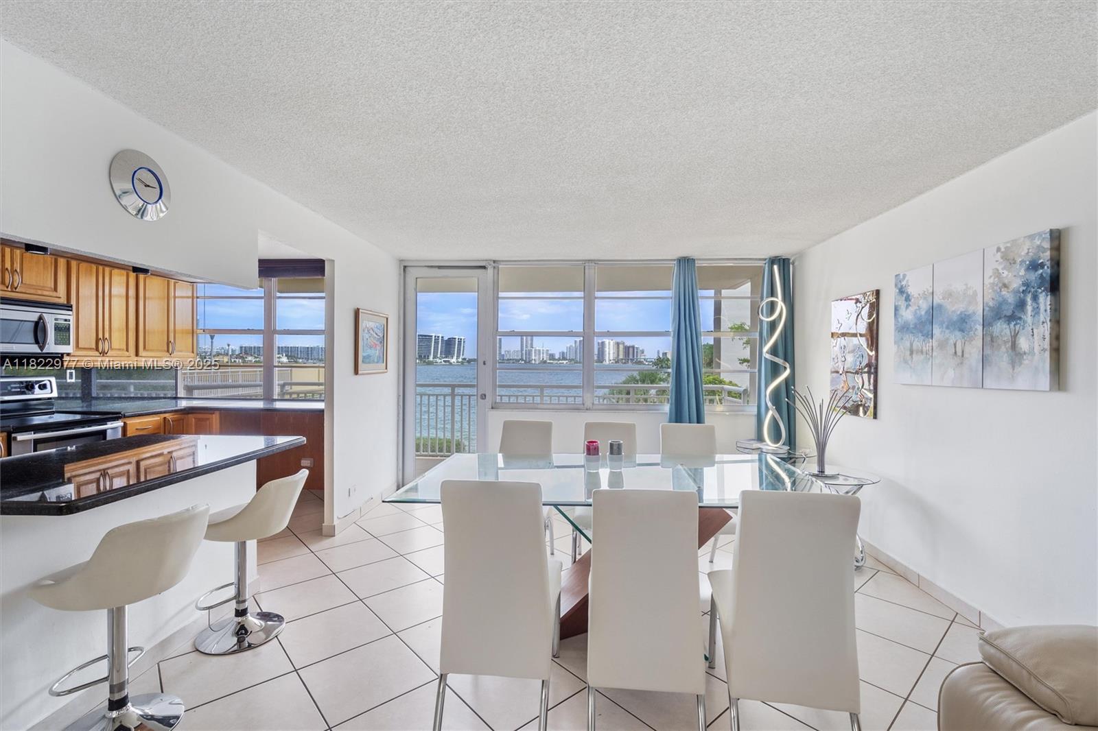 251 174th St #218, Sunny Isles Beach, Florida image 2