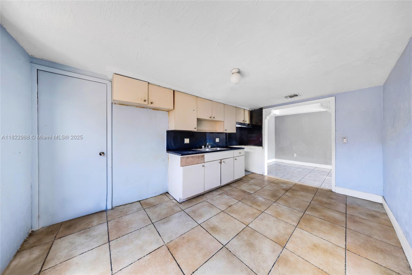 Residentialincome, Miami, Florida image 10